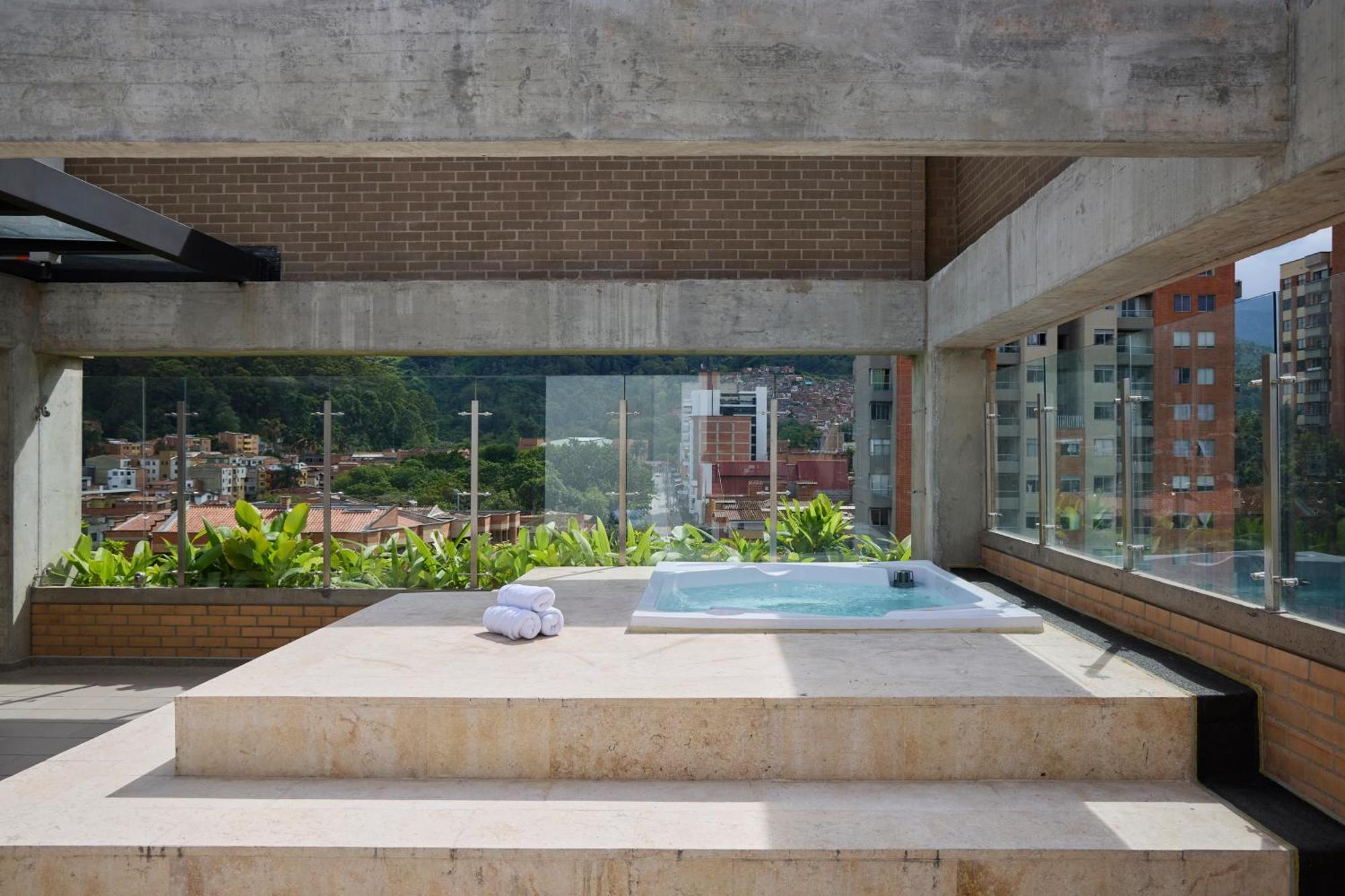 30 Living Suites 麦德林 外观 照片
